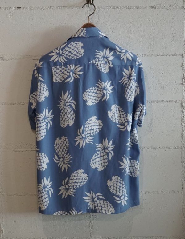 画像2: Kiruto pineapple Hawaiian shirt (KARIYUSHI WEAR PINEAPPLE PATTERN) L,blue