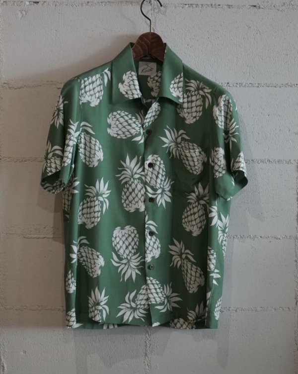 画像1: Kiruto pineapple Hawaiian shirt (KARIYUSHI WEAR PINEAPPLE PATTERN)