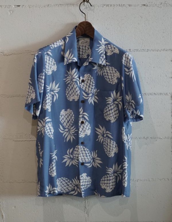画像1: Kiruto pineapple Hawaiian shirt (KARIYUSHI WEAR PINEAPPLE PATTERN) L,blue