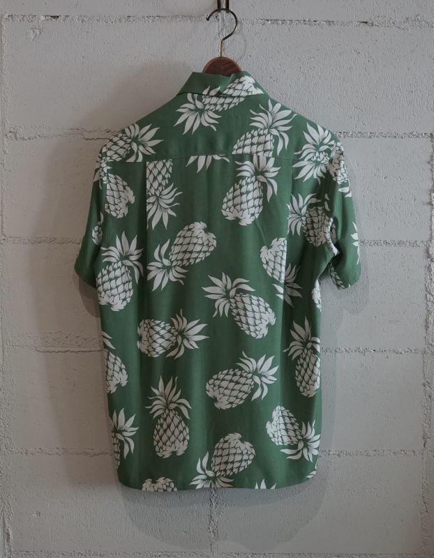 画像2: Kiruto pineapple Hawaiian shirt (KARIYUSHI WEAR PINEAPPLE PATTERN)