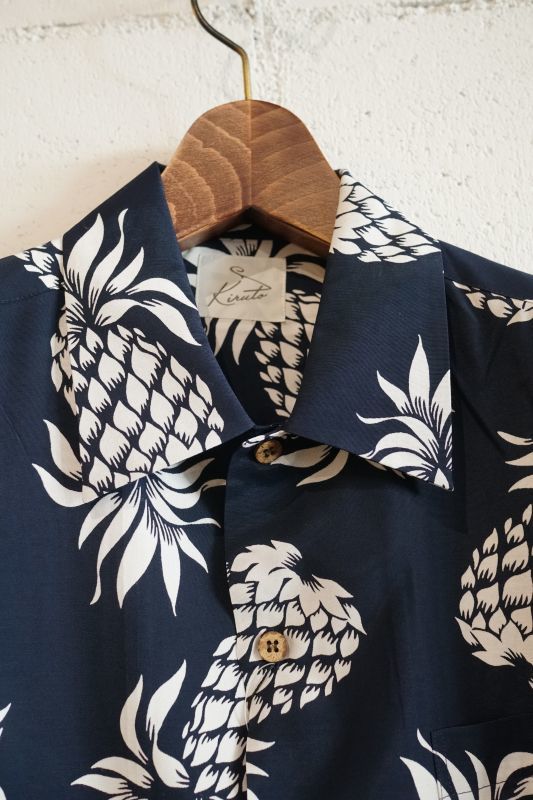 画像2: Kiruto pineapple Hawaiian shirt (KARIYUSHI WEAR PINEAPPLE PATTERN) navy